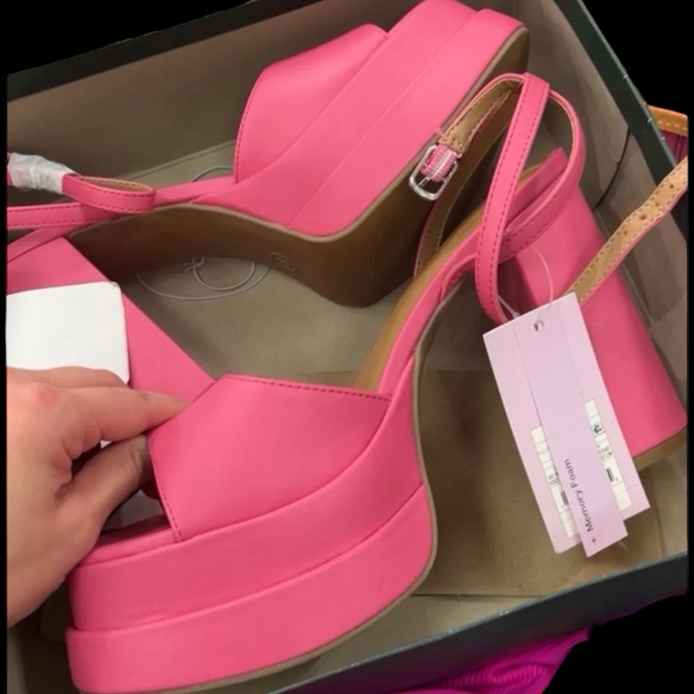 New. Women Alessia Platform Heels Pink. Barbie